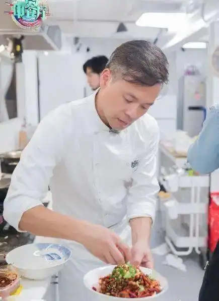 21世纪男人下厨房,带领新型男神热潮黄晓明
