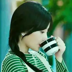 薛之谦的情侣图
