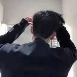 即使不露脸也很帅的小哥哥头像
