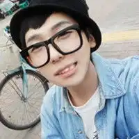 学院风格的男生qq头像
