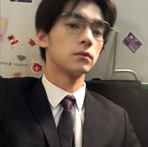 真人男头丨宝藏生图系列.绝了来看帅哥啦

