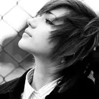 求黑白意境女生头像
