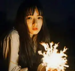 怕喜欢得太明显却又怕你看不见
