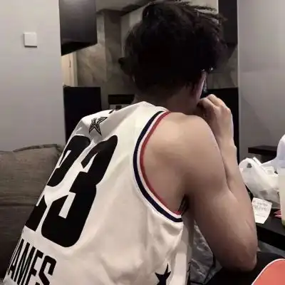 青春潮酷头像男生真人
