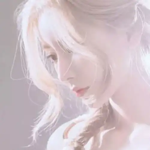 头像既然爱谁都没有结果不如见一个爱一个咯
