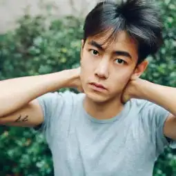 陈翔纪凌尘渣男兄弟上同档综艺,胡一天也参与其中,我家那小子变我家那渣男
