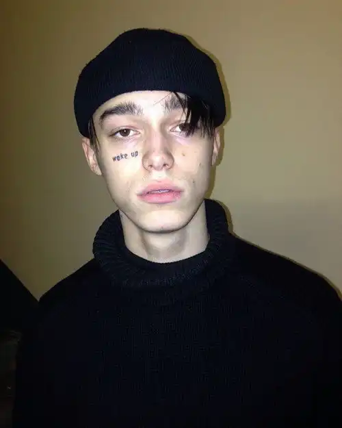 有哪些让人感觉真人很帅的男生头像