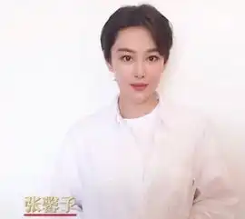 这位军嫂太飒了长发美艳短发帅过男星,网友这还是张馨予吗
