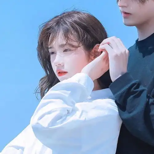 theday0812情侣头像
