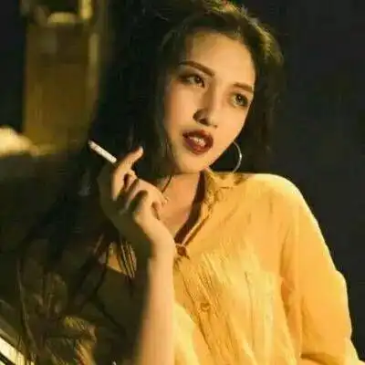 女生头像丨烟酒脏话,性格极差

