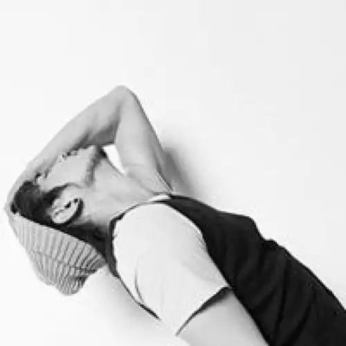 如何拒绝一个找你代购的人朋友,我是去旅游的
