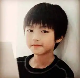 黄晓明被angelababy说破,王俊凯身高182cm也造假,而他竟不到170cm
