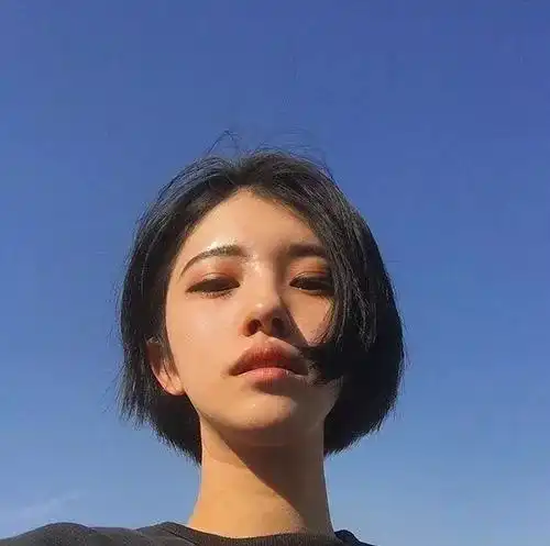 童婷发量多和少分别选什么发型,才能靓绝一条街
