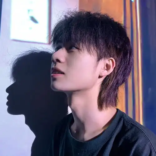 男生头像在爱里不要做酷酷的人
