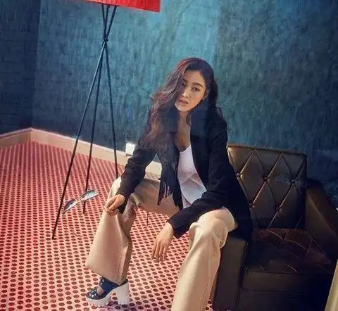 女人穿西装可以有多帅看唐嫣杨幂赵丽颖开启撩汉模式
