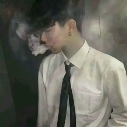 伤感的男生头像,一共12张黑白色的占多半