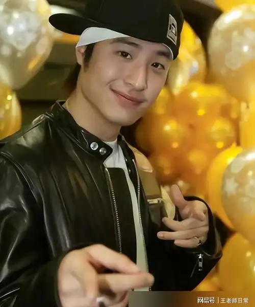 童年男神潘玮柏近照发福变胖,本人超像郝邵文,网友大呼快减肥
