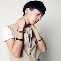 天然卷烫什么发型好看
