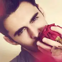 求一个手捧鲜花的男人的头像
