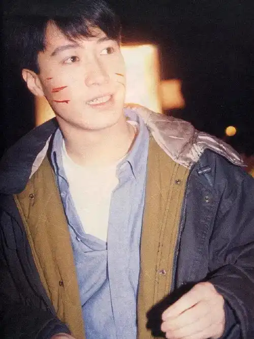 30年前的男明星,也太会穿了吧
