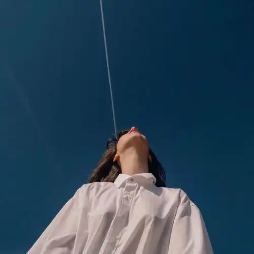 林扬生蓝色系背景图
