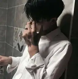 男生还不满18岁,睡前出现这3个表现,98是在长个子

