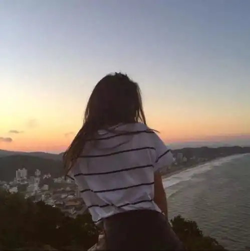 超拽的霸气句子我走的路很黑,你拿什么体会
