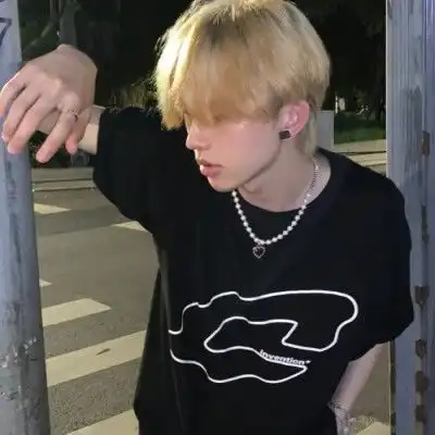 ins意境风男生头像
