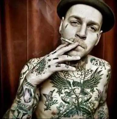 各路大仙帮我找到这两张图片的手机壁纸原图吧跪求iphone手机
