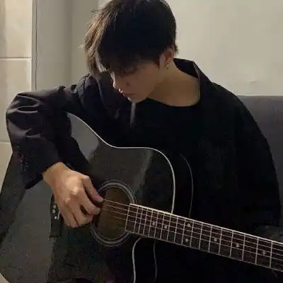 伤感的男生头像
