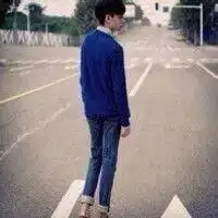 求一个和这个头像差不多的头像,要女款的
