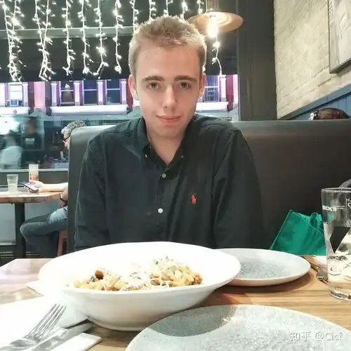和探探上聊的很好的男生女生见面是什么体验
