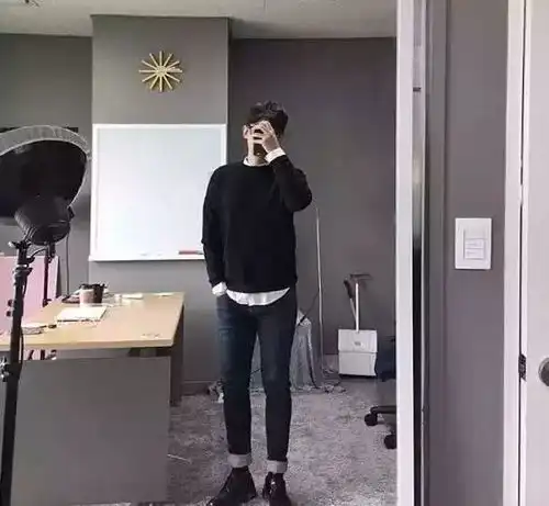 一米八的男士简单稳重穿搭,身高不够就
