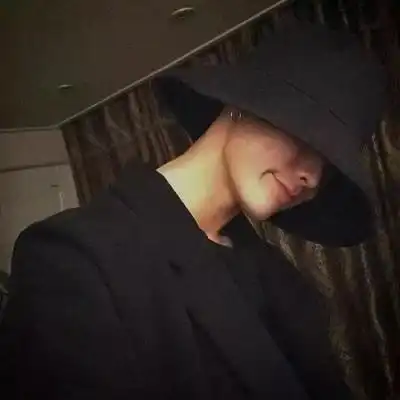 不内敛的男人三个字的成熟昵称够沉稳可爱点
