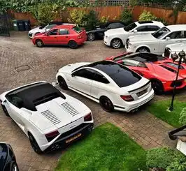 在他面前王思聪就是屌丝,18岁豪车无数,美女如云
