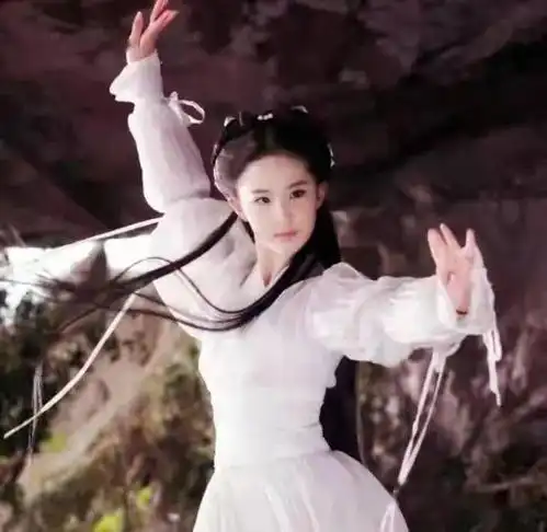 刘亦菲过34岁生日,王语嫣小龙女无人超越,神仙姐姐太美了
