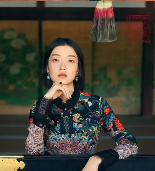 女星东方美气息的时尚大片
