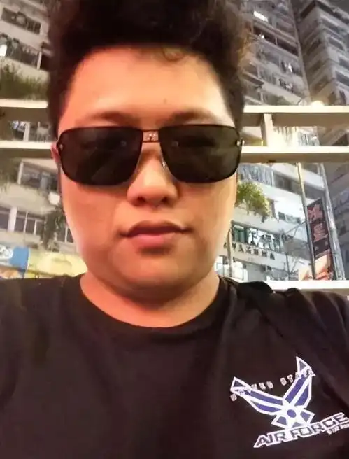 回顾10岁男孩打篮球,被父母宠坏,楼下邻居上门将一家三口杀害
