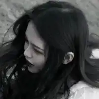黑白美女头像侧脸头像唯美美女侧面黑白头像图片
