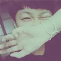 求一个捂嘴微笑的男生头像不要非主流

