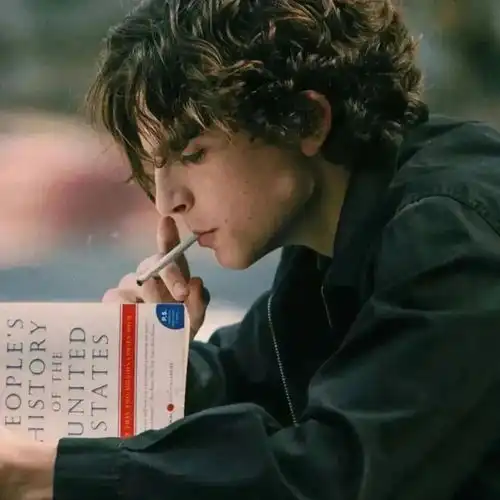 头像可以跟我慢慢谈一个恋爱吗
