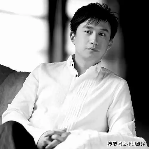 有种惊艳叫年轻时的颜值,张卫健沙溢不算什么,他才是太帅了
