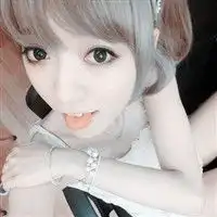 放在冰块里鲜花不会凋谢
