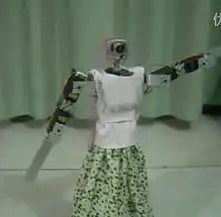 谁说工科男不浪漫大二学生造机器人向女友示爱
