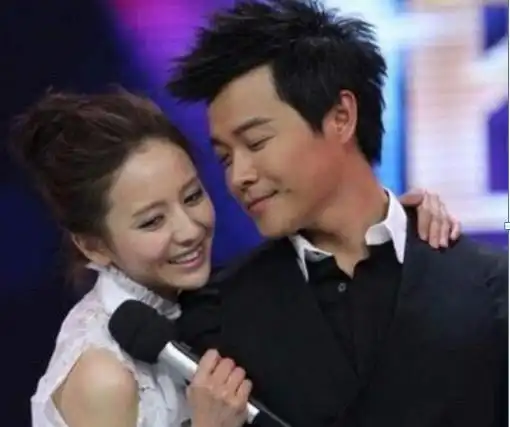 娱乐圈某些明星夫妇,为什么总在自欺欺人
