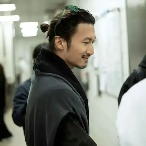 大曲线女星,易烊千玺,赵丽颖,谢霆锋,沈月王鹤棣,脚臭女星最新八卦汇总林更新娱乐圈女明星网易订阅
