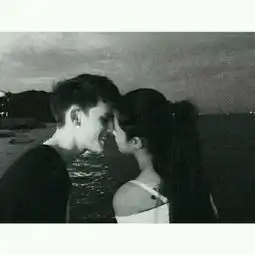 求此图情侣头像急求谢谢
