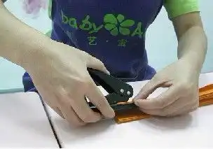 怎样用纸制作南瓜灯
