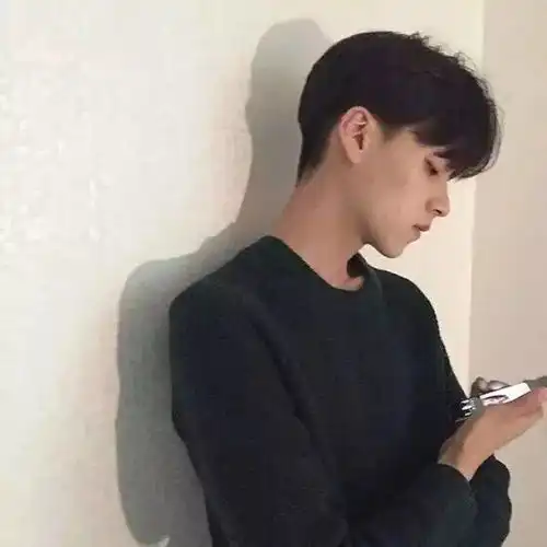 男生发型两边剃掉,一秒变帅哥
