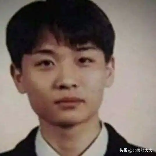 同为变性人,河莉秀美成尤物,金星却男人味十足,网友差太多
